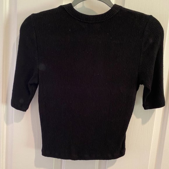 Sweet short black ribbed sweater short sleeve top. - Picture 3 of 3